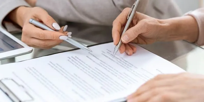 Quyền và trách nhiệm của khách hàng